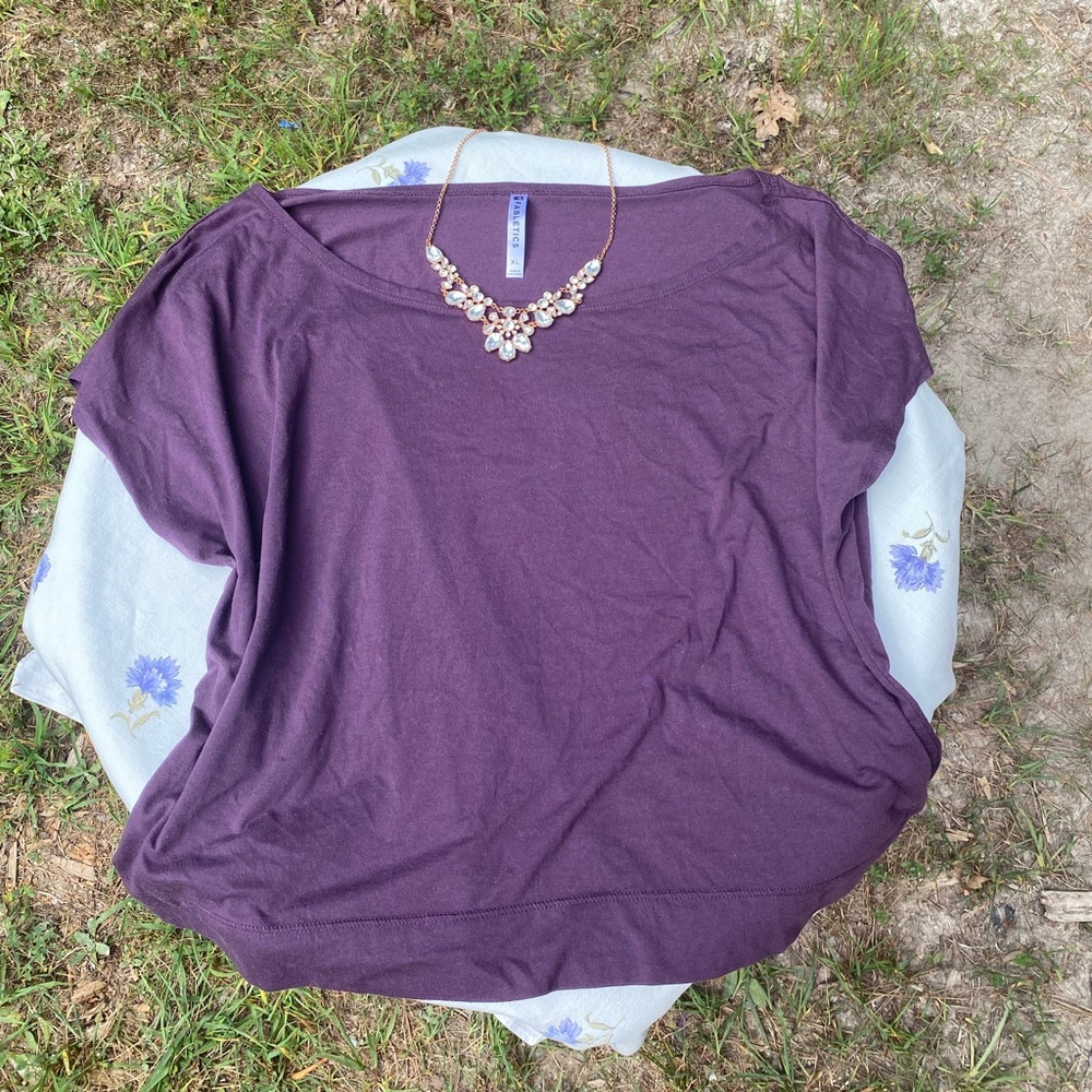 Fabletics size Extra large XL purple crop top workout Athletic T-shirt women’s